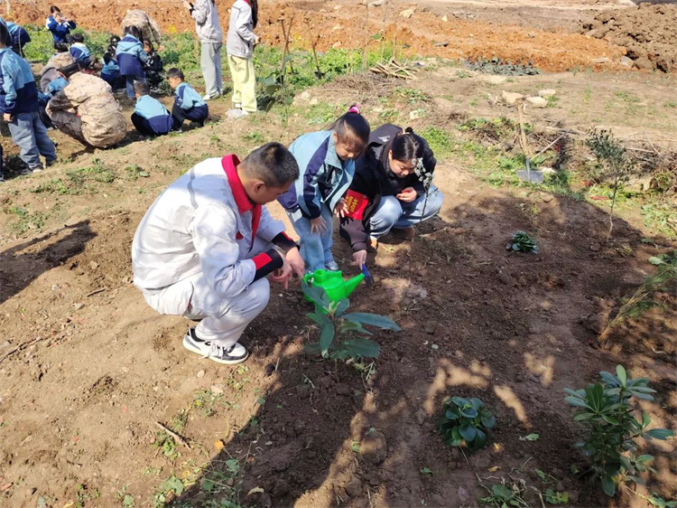 第8頁_新聞中心_蕪湖造船廠有限公司